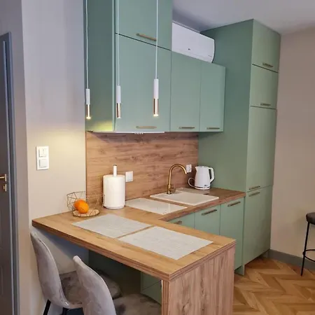Gold Apartment *